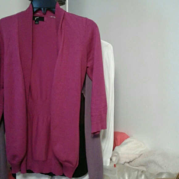 Selling gently worn or  new clothing, size 4-8 - Picture 8 of 8